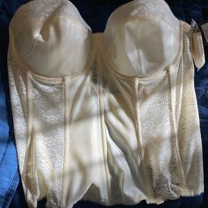NWT Ivory Bustier Size 48B